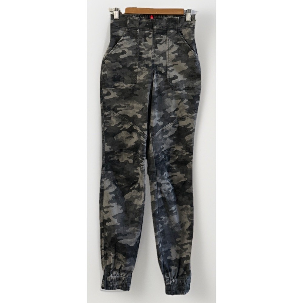 Spanx Stretch Twill Cargo Joggers Pants Blackwash Camo 20319R Sz XS No Flaws